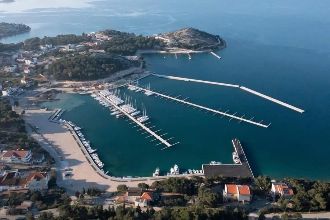 Oleandra Apartments Drage Eksteriør billede